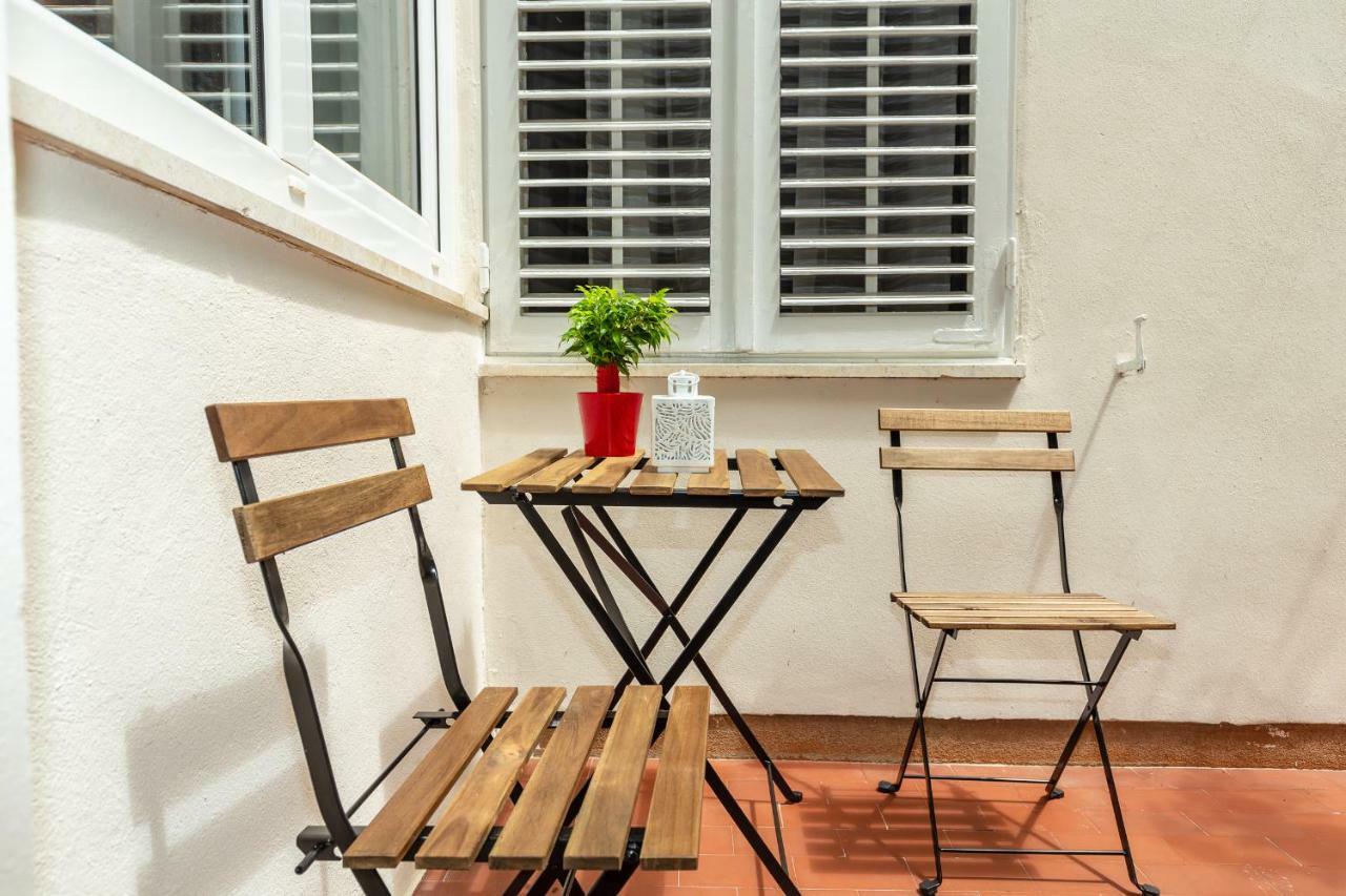 Relax - 1.4km From The Old Town